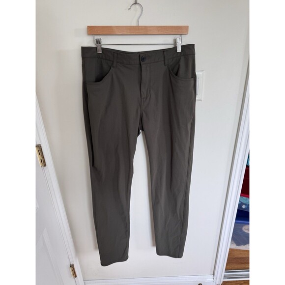 Vuori Men's Meta Pant Dark Oregano Size 33 - Picture 2 of 9